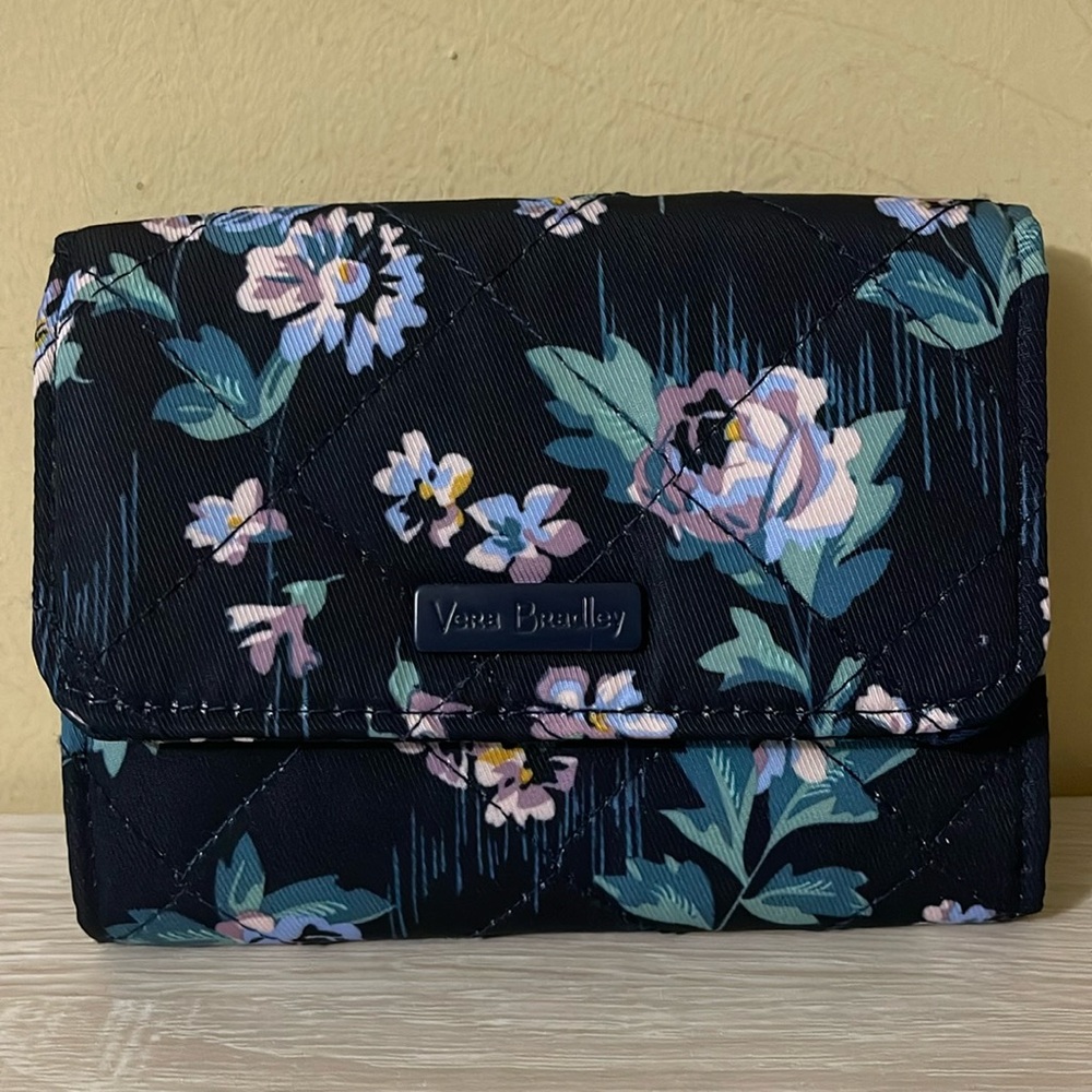 Vera Bradley RFID Riley Compact Wallet in Navy Garden NWT